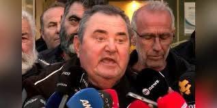 Kostopoulosdim1's tweet image. Παρατράβηξε η ιστορία με τα μπλόκα των τρακτέρ από τους κομματικούς αγροτοπατέρες με δεσμεύσεις περιουσιακών στοιχείων λόγω παράνομων επιδοτήσεων από ΟΠΕΚΕΠΕ και διαγραφών ανύπαρκτων αγροκτημάτων στο Ε9. Το πολύ το κύριε ελέησον το βαριέται κι ο παπάς. Μέγα θαύμα τρεις ημέρες.