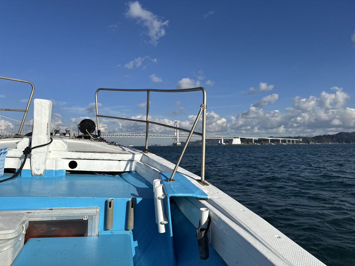 鳴門ジギング 
ちっさいのしか釣れんし
極寒やし
ブリおらんのか？