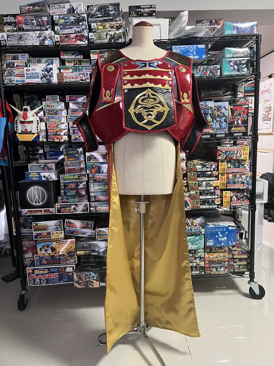 gurukunmask's tweet image. #pw_freedoms 
佐々木貴選手のガウンやらコスチュームやらをデザイン・製作させていただきました。
モチーフは武者頑駄無だったりなかったり。

背景は気にしないでください。
#rd_pw
#琉球覆面商店