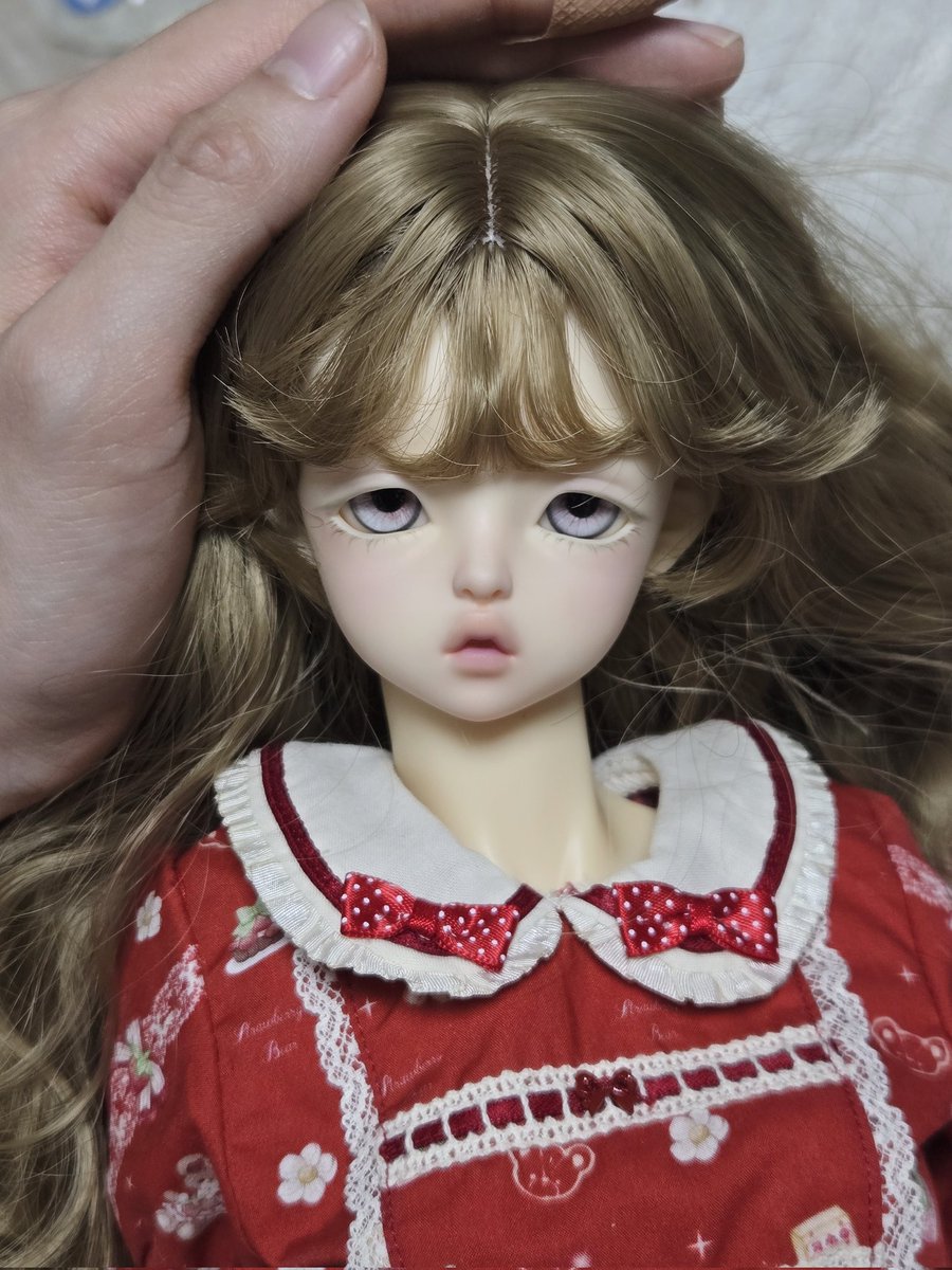 드물게 이름 먼저 짓고 작업했어요
말랑말랑한 여자아이를 만들고 싶어서 지은 이름
젤리 Jelly😘