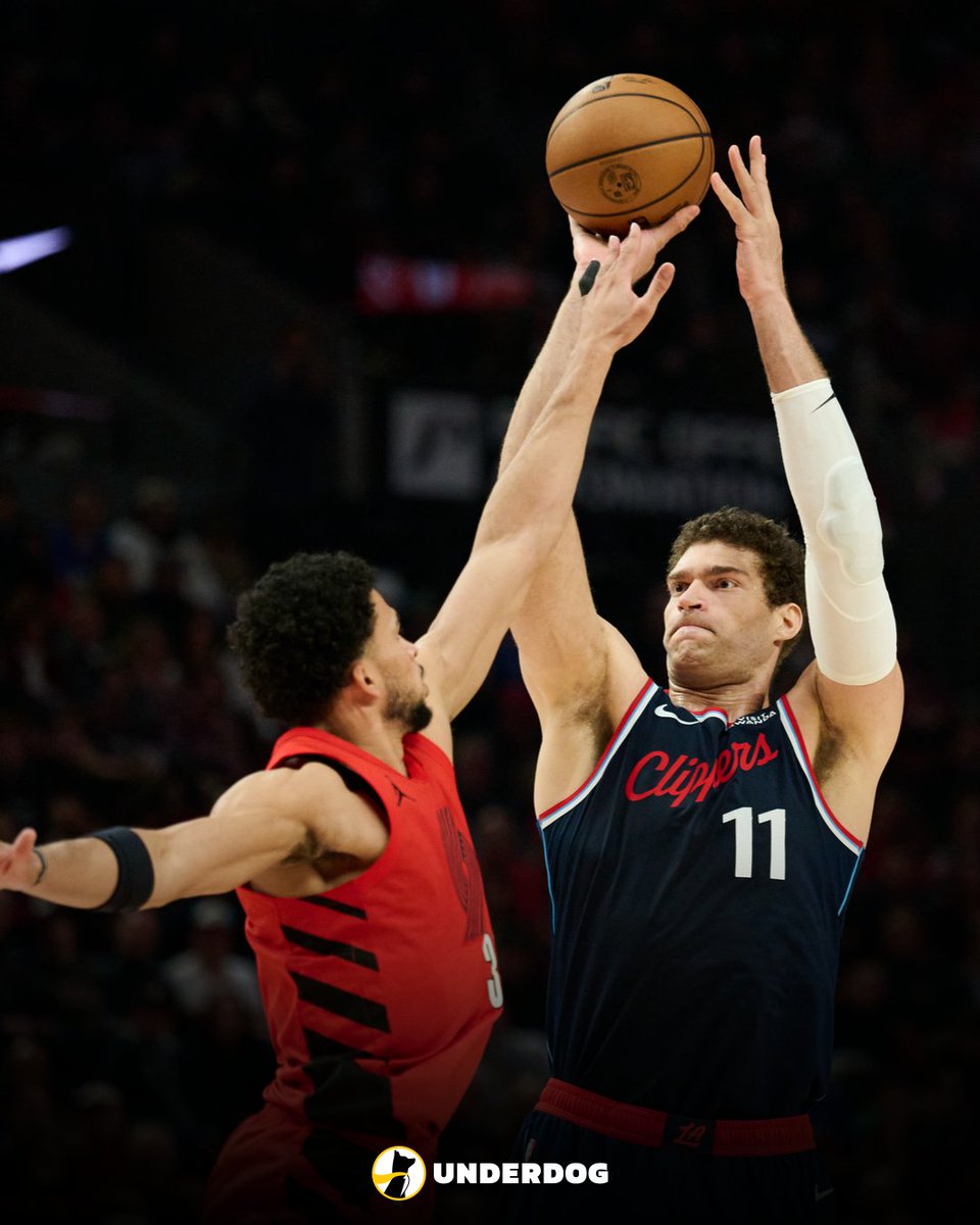 UnderdogNBA's tweet photo. Players to hit 9+ threes in a game this season:

Stephen Curry (3x)
Jamal Murray (2x)
Grayson Allen
Aaron Gordon
James Harden
CJ McCollum
Derrick White
Brook Lopez (tonight)

Clippers have won 3 straight. https://t.co/9hASNwLPPa