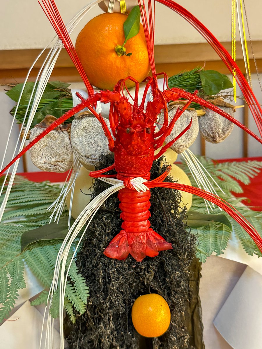 本物...

代官山店と浅草店で
本物の鏡餅を飾っております🪭✨

ほんのり磯の香り