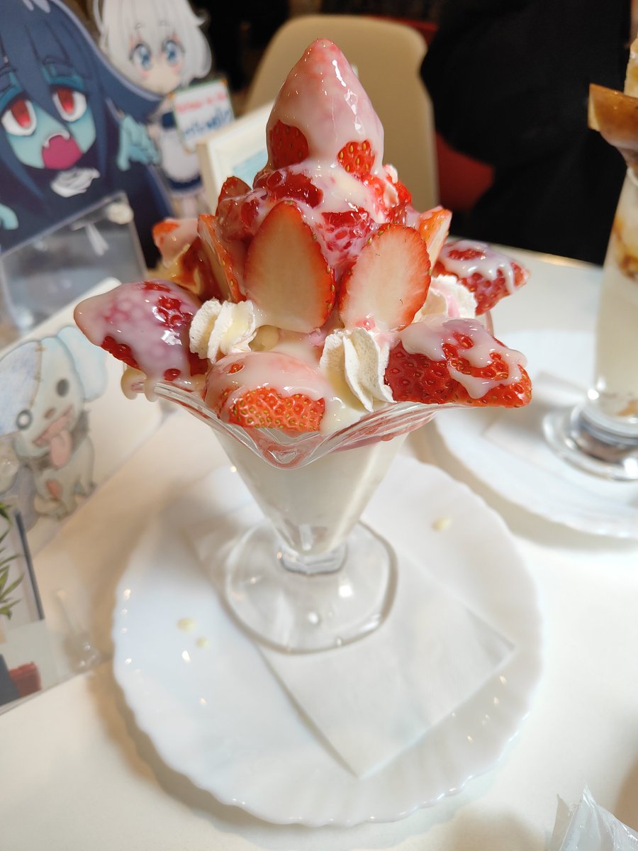 cafemokaさんに行ってきました！
めちゃくちゃおいしくてフランシュシュに囲まれて最高すぎました！！次回はもっとゆっくりできるように早めに行きたいと思います笑