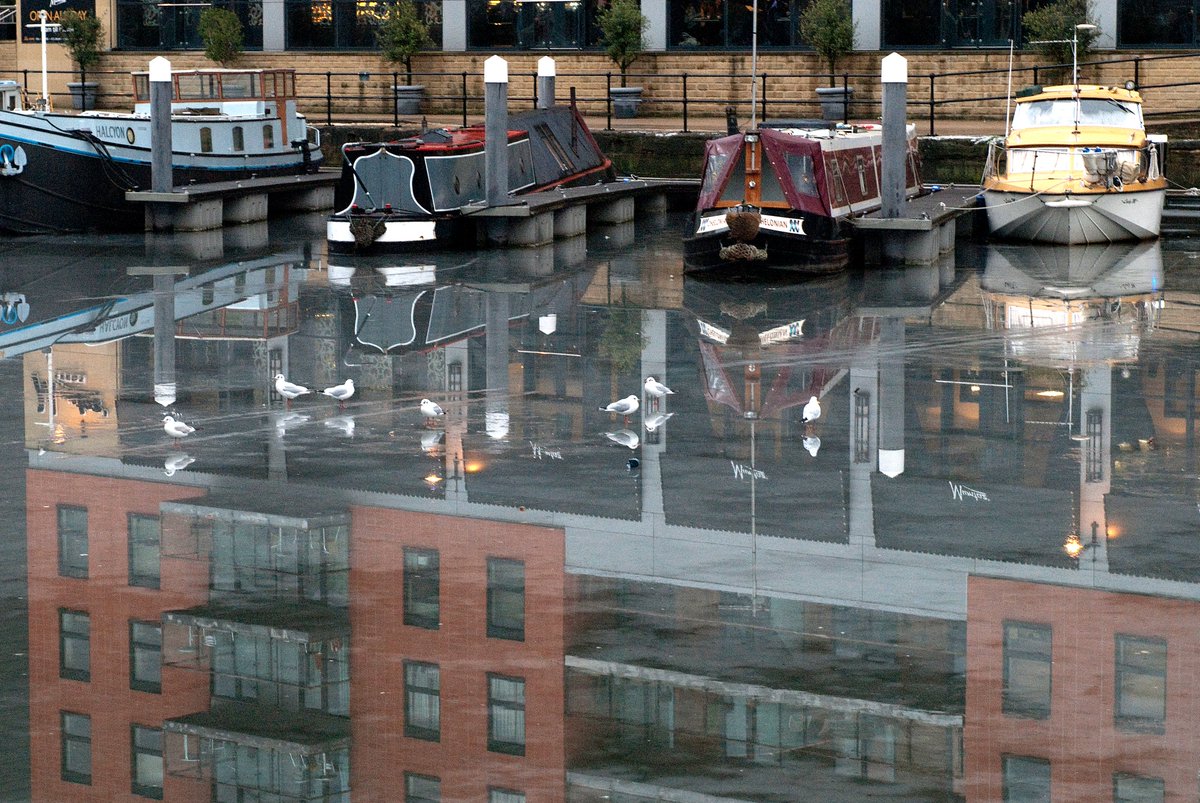 On This Day #OTD. December 27th, 2010. Clarence Dock, #Leeds, froze-over during the night.