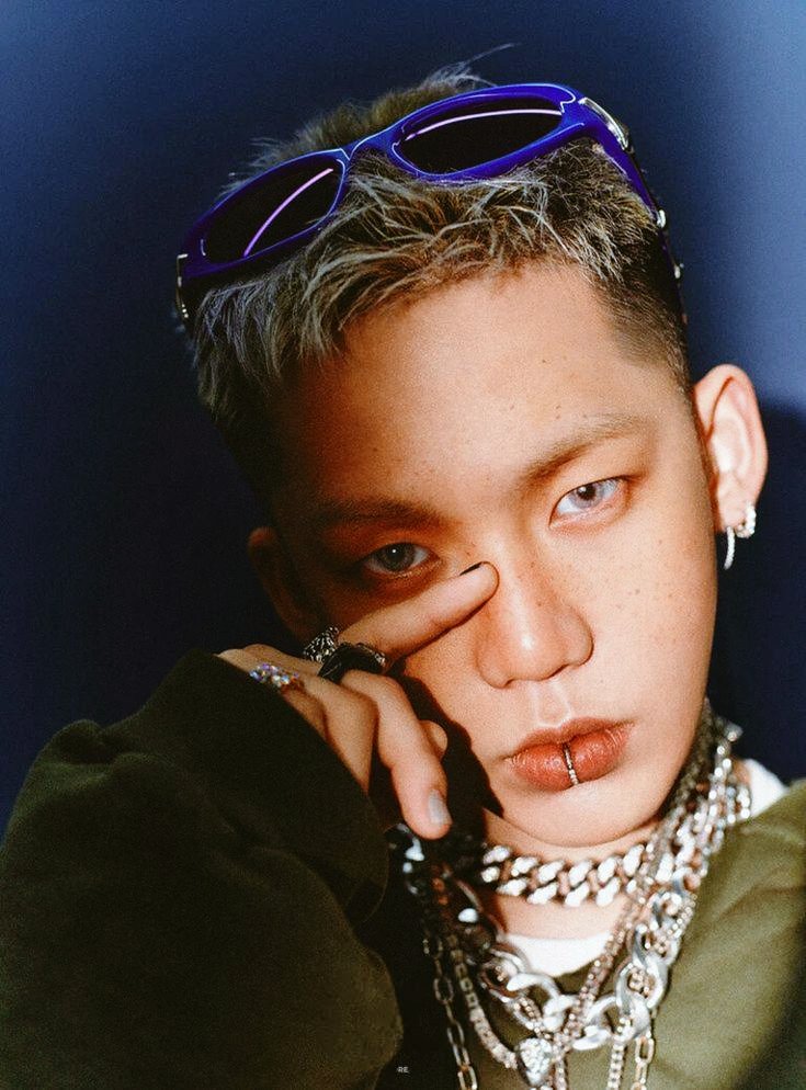 clioyshjhn's tweet image. the artist:                       the arts: