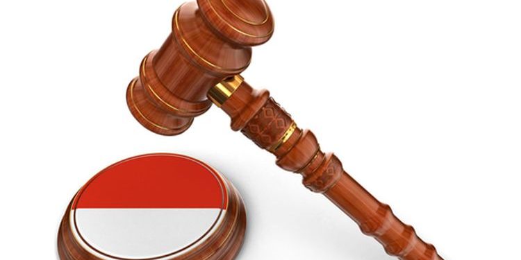 Jika Presiden dpt segera mnjadikan 
HUKUM SEBAGAI PANGLIMA dlm artian seluruh para penegaknya mampu berlaku adil maka Pedang Hukum bisa dgn leluasa menebas para Durjana &amp; janjinya untuk menumpas para Bromocorah akan mnjd mudah dgn dibantu Pendekar Hukum yang berasal dari Rakyat!