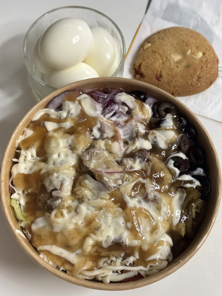 써브웨이 스테이크앤치즈 샐러드 랜치 스위트어니언 모짜렐라 선택 치즈 미트 추가(오이 피망 피클 제외) 라즈베리치즈케익쿠키 계란