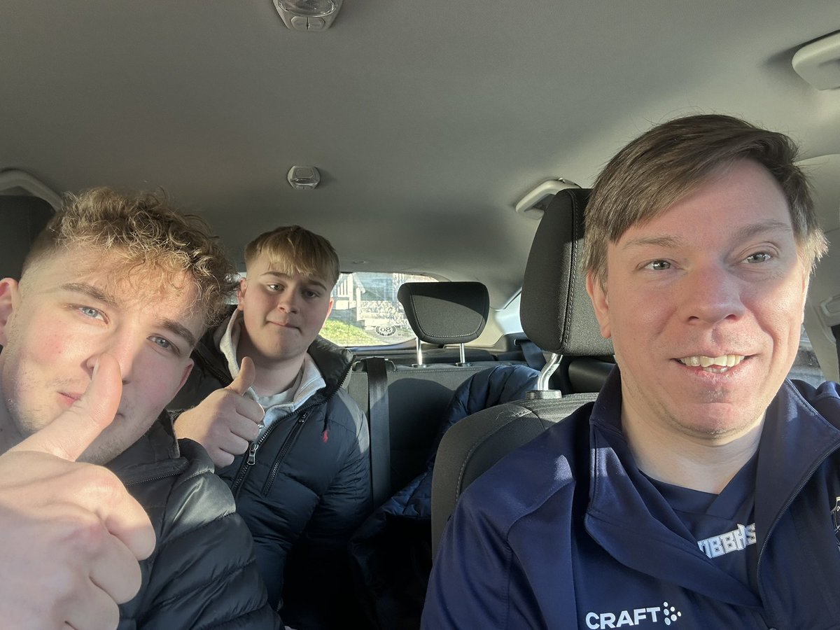 RobertLatth's tweet image. En smålänning och 2 östgötar på nöjestur från Norrköping mot dalarna och derbyt mellan @borlangehf &amp;amp; @FaluIF_official 

#hockeyettan