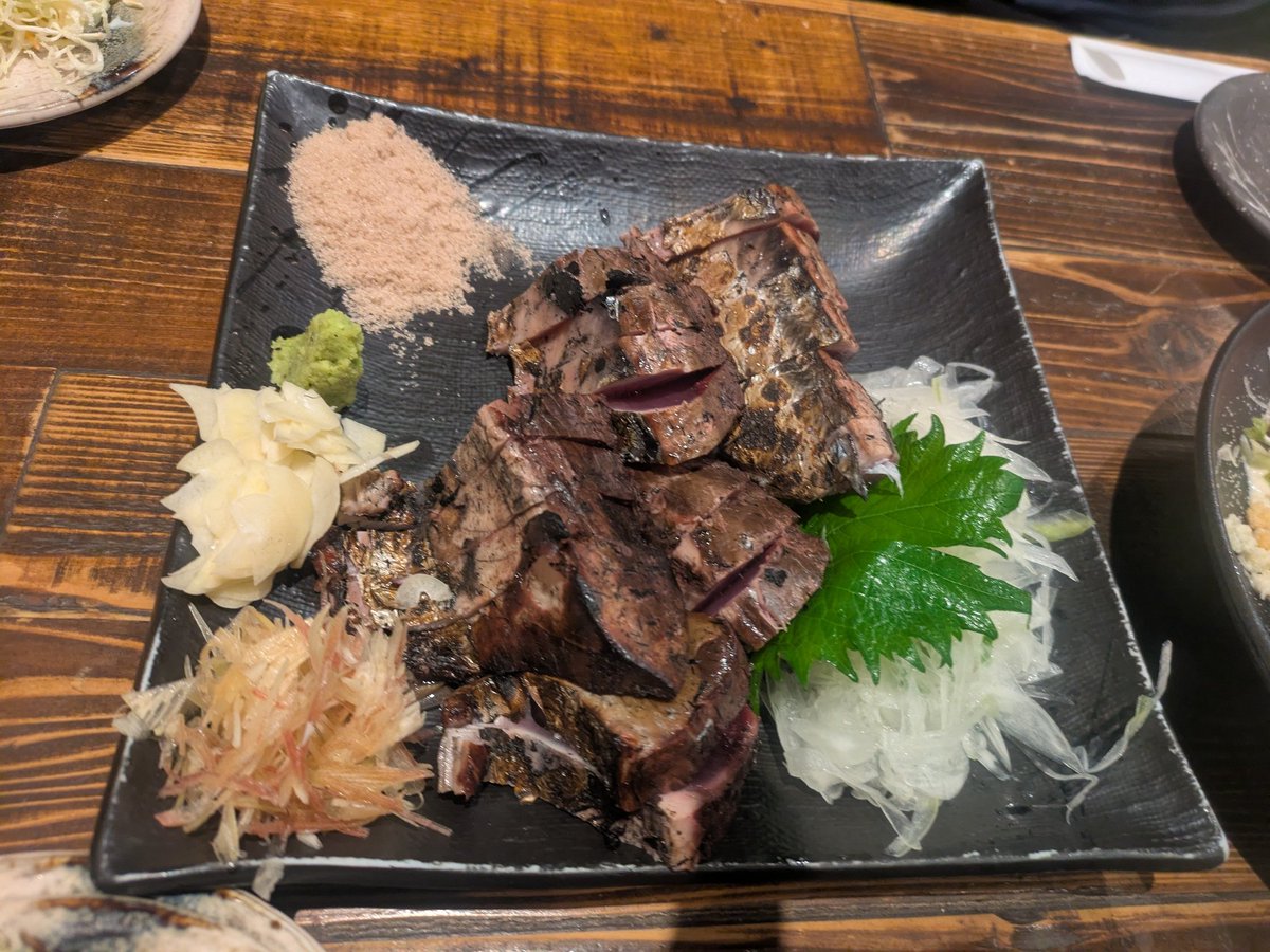 0608_hide's tweet photo. ＃赤星
藁焼きと赤星最高♥ https://t.co/p4M7EZtW5F