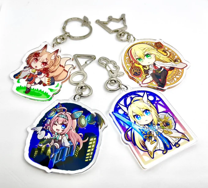 アクキーはこんな感じの雰囲気です!(前に作ったやつ) チェンソーマンにハマったのでデンレゼと過去頒布したブルアカアクキーももっていきます!