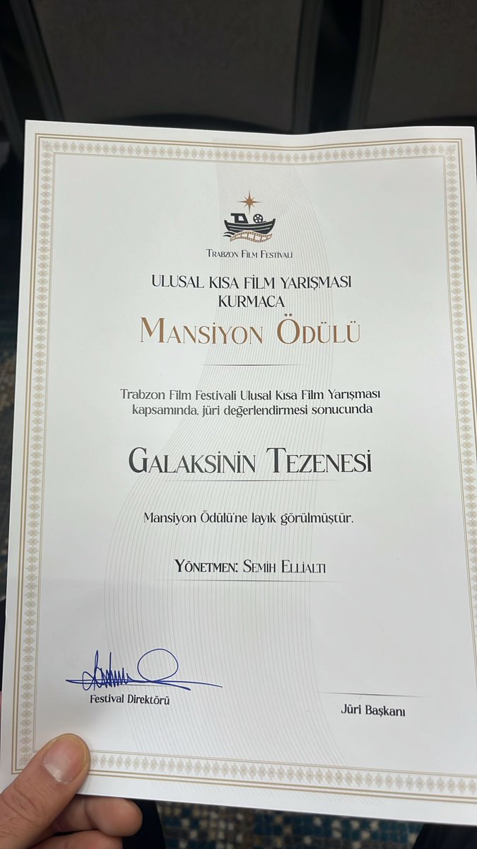 semihellialti's tweet photo. Kısa filmim Galaksinin Tezenesi Trabzon Film Festivali'nden Mansiyon Ödülü kazandı! 🌊🏆

Tüm film ekibimize ve destekçilerimize teşekkürler! 😊🎉 https://t.co/zAEOVTu3R8