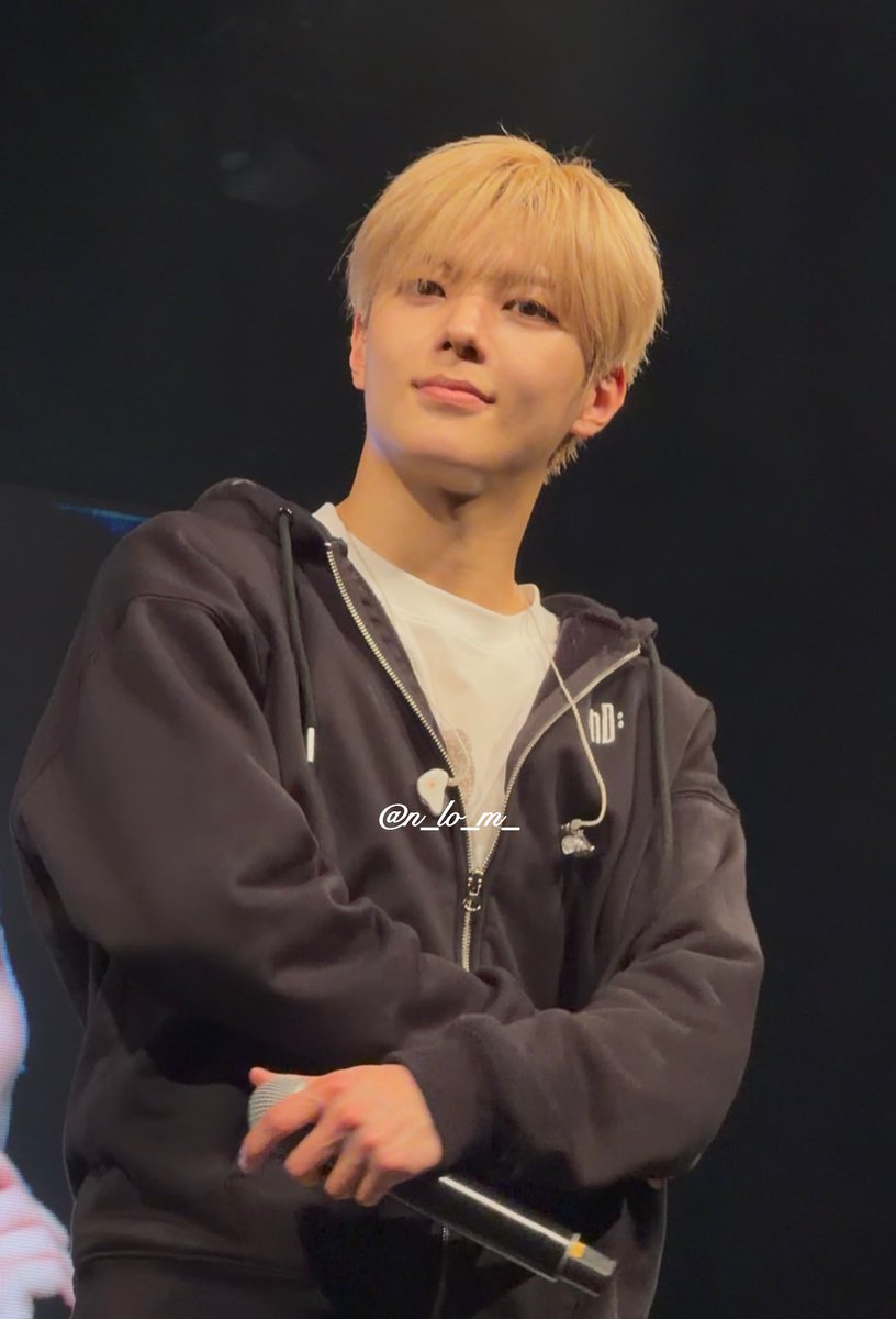 n_lo_m_'s tweet image. 251227 오사카 이정
#전이정 #JUNLEEJEONG #チョンイジョン #이정 #LEEJEONG #イジョン #WHIB #휘브 #フィブ