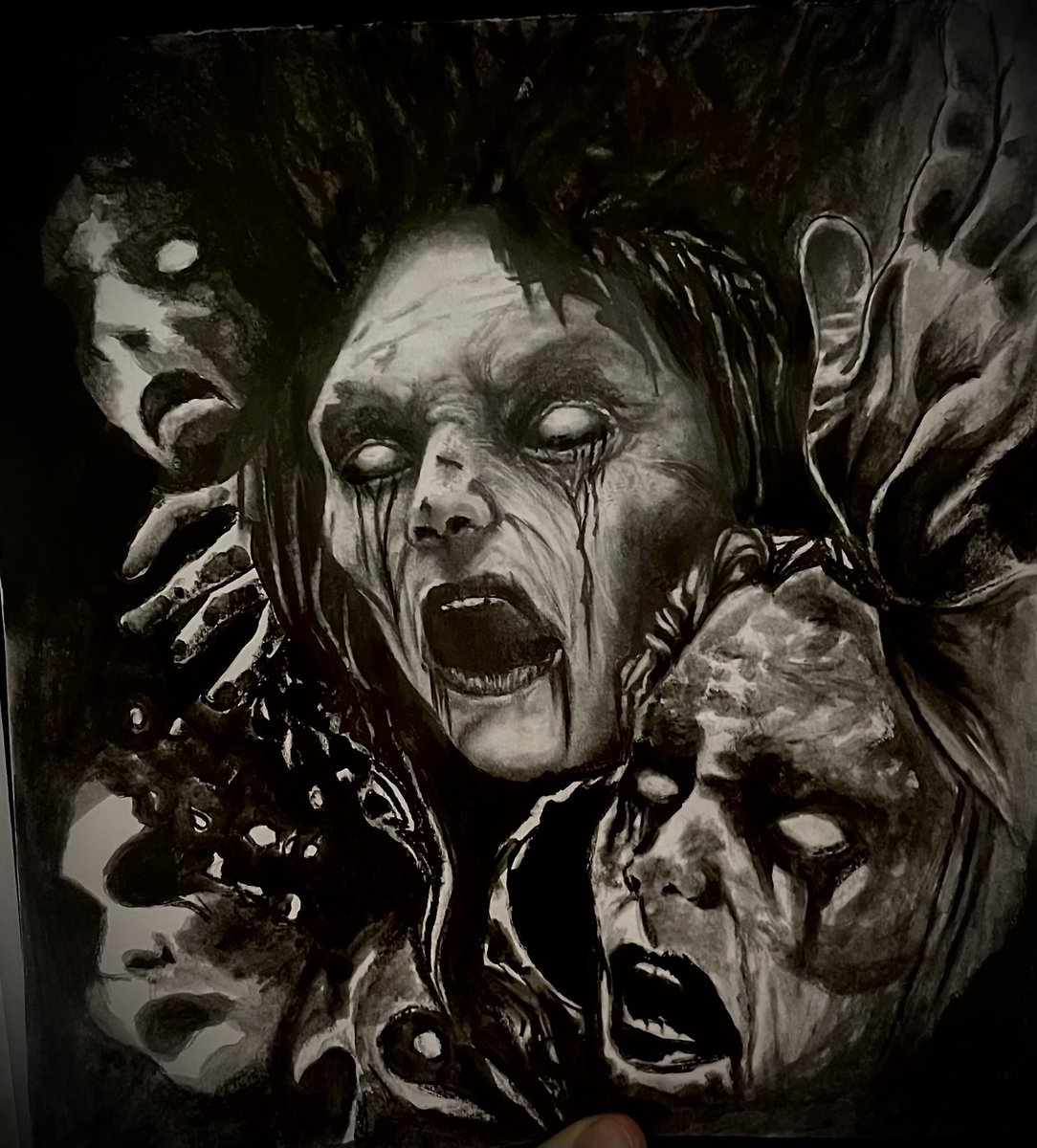 Cominciato disegno con tutte le buone intenzioni e finito a schifio🤣🤣🤣
Come la maggior parte delle mie giornate