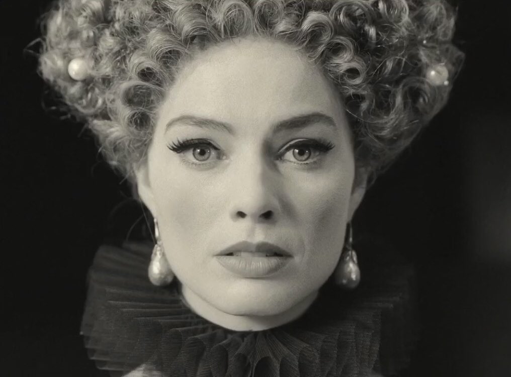 allurequinn's tweet image. same actress and same year btw