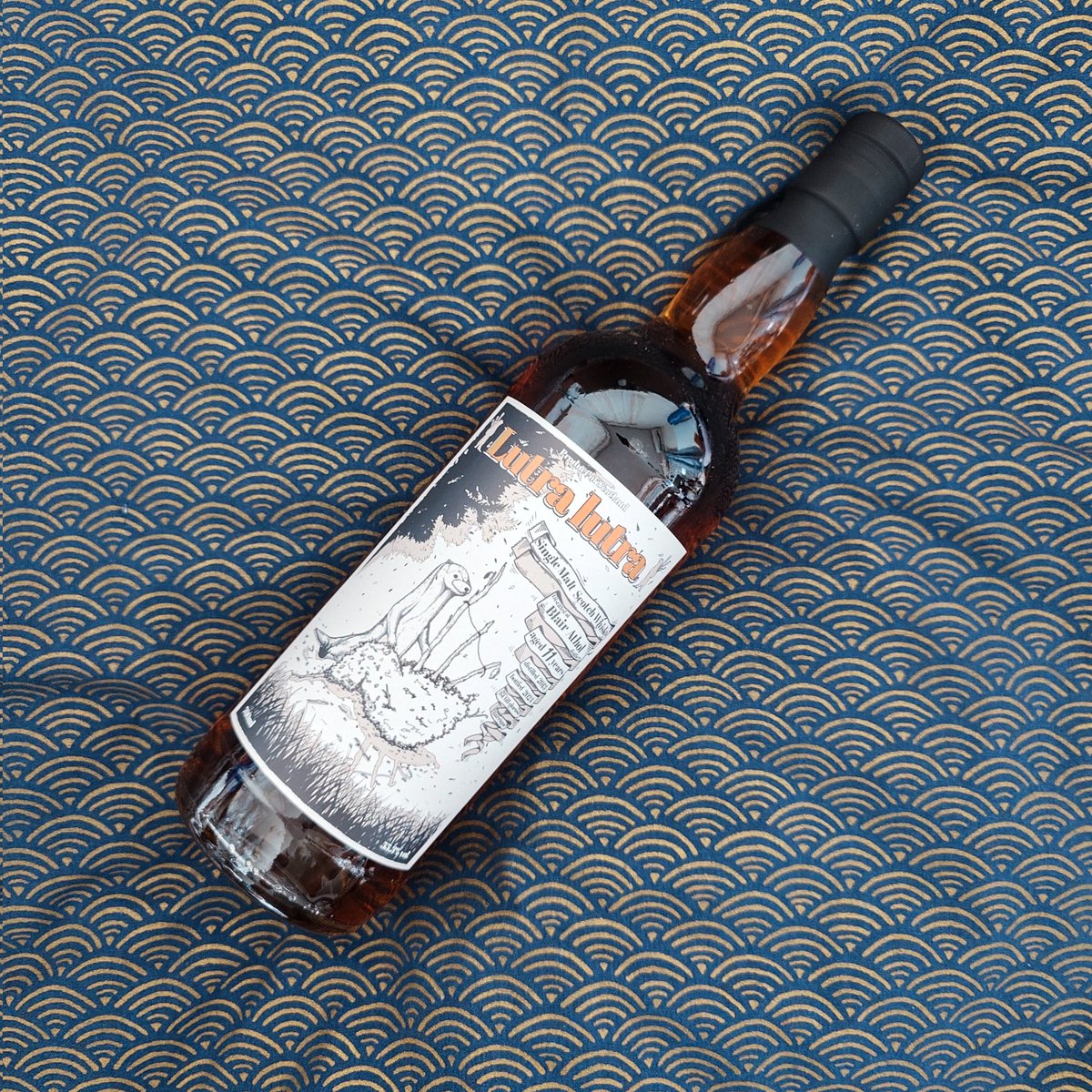 daruya2's tweet photo. 『Lutra lutra』 Blair Athol 1st Fill Oloroso Sherry Cask【イギリス ブレアアソール蒸溜所】
甘い口当たりからスパイシー感。バニラ感のある余韻。
原材料名:モルト
度数:55.3%
熟成期間:11年
蒸溜所:ブレアアソール蒸溜所
#ウィスキー #モルトウィスキー #Lutralutra #ブレアアソール蒸溜所 #イギリス #秩父令和商会 #ウィスキー好きな人と繋がりたい