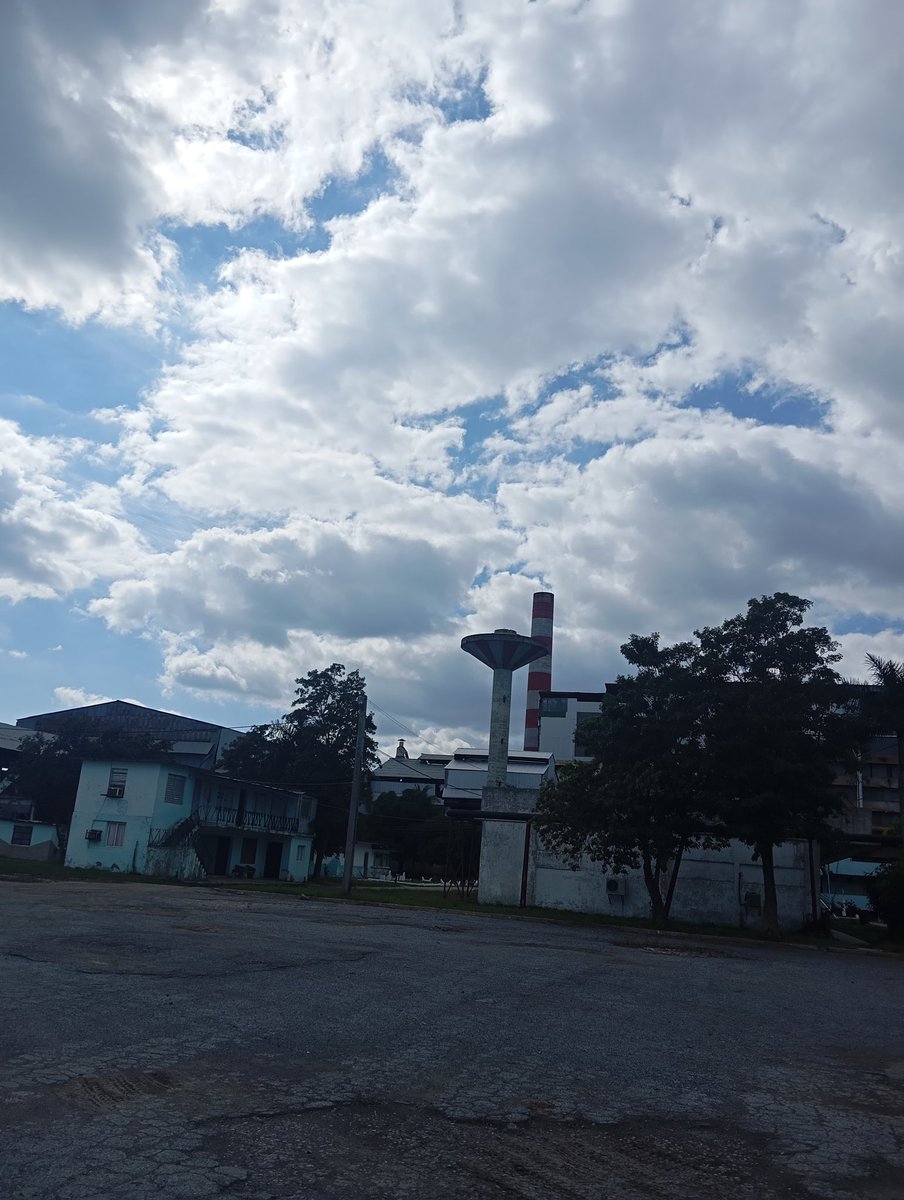 Los trabajadores azucareros continuamos en el aseguramiento de la ZAFRA 2025/2026.