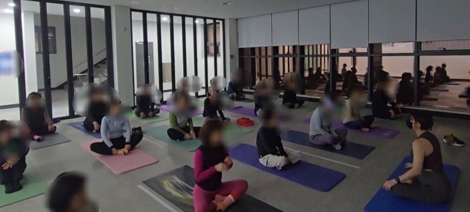 운동 종목, 종류에 우열이 어디 있겠습니까. 자기한테 맞고 즐거우면 된거라고 생각하고요. 저는 지도자 입장에서 여성분들이 생활체육에서 긍정적인 영향을 얻기 위해서는 개인적인 경험에 말을 얹기보다는 제가 현장에서 여성들을 한명이라도 더 잘 가르쳐내는 일에 집중하는게 도움이 되겠죠.