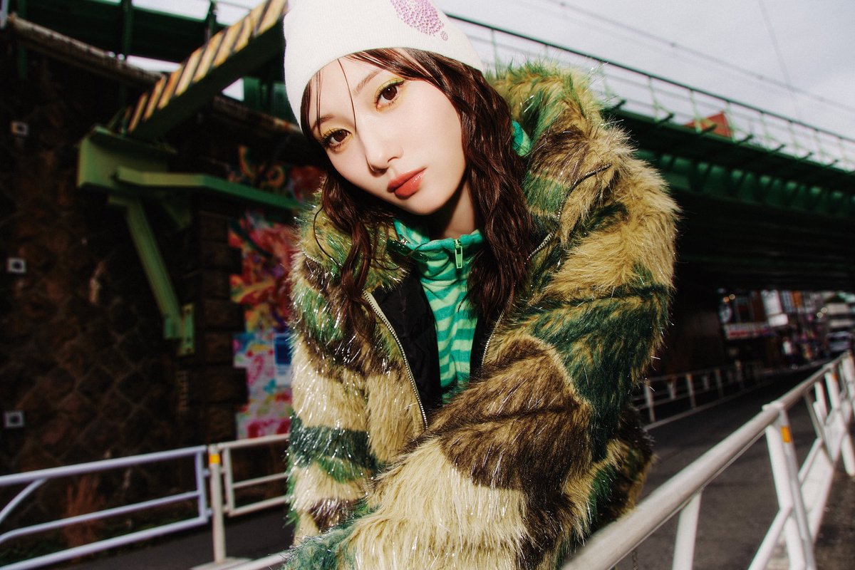 本日Zipper冬号発売日です☃️ 「推し色メイク」 「古着マジック