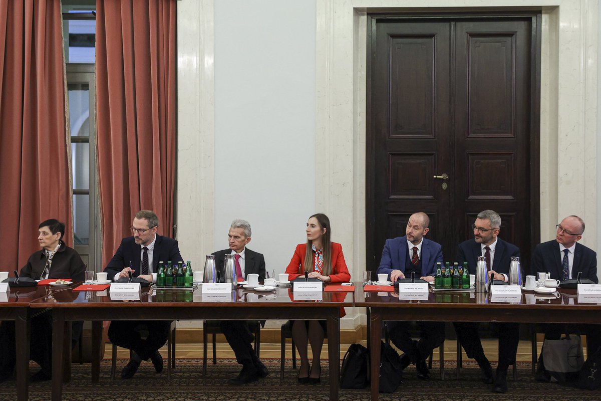 AgataLupomeska's tweet image. That’s why 🇵🇱 President KAROL NAWROCKI appointed a PRESIDENTIAL COUNCIL FOR FAMILY AND DEMOGRAPHY to address the demographic crisis and strengthen the institution of the family in Poland.

And I am delighted that President @NawrockiKn has appointed me to the Presidential Council…