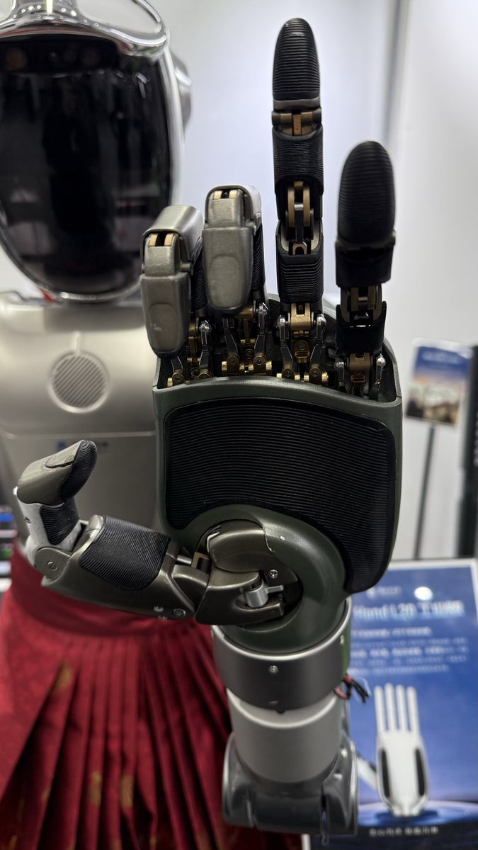 参观灵巧手公司