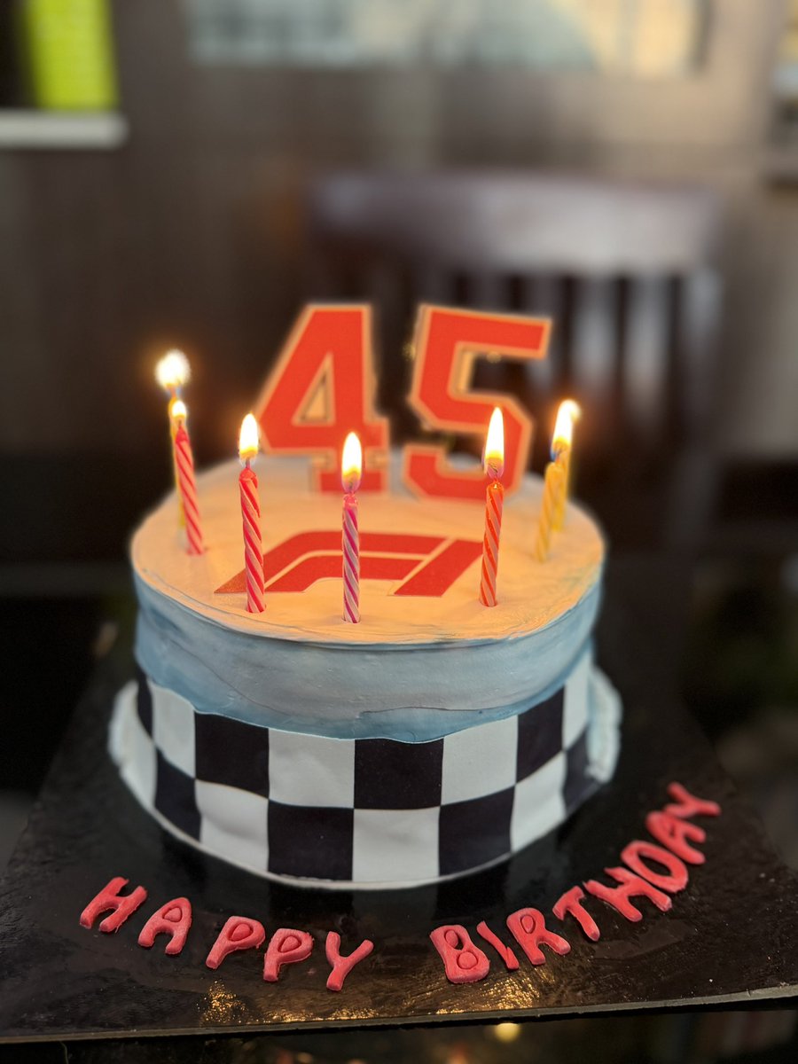 You know you are a F1 fan when your family presents you with a F1 cake 😊🥰
<a href="/F1/">Formula 1</a>