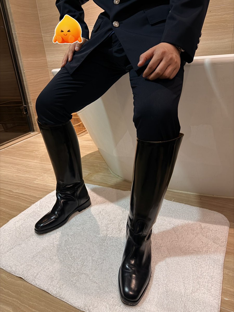 SuitCc's tweet photo. https://t.co/d5jBK7NwN2