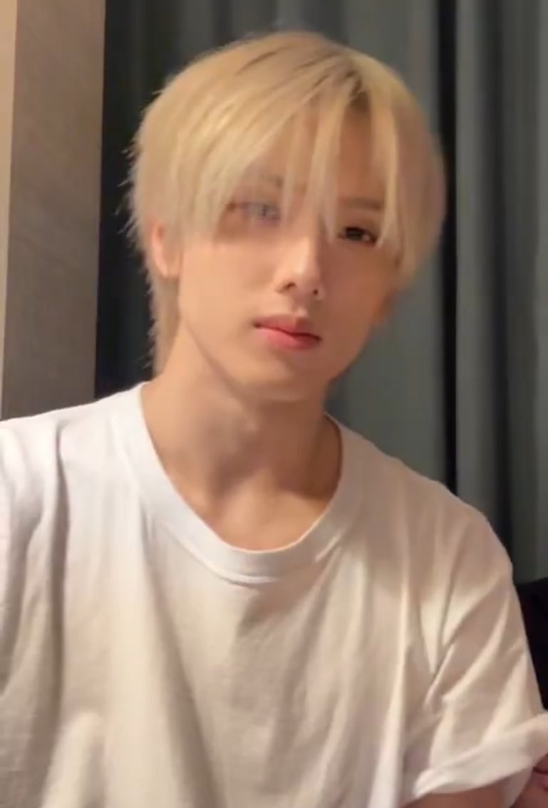 แป้บนึงๆๆๆๆ ห๊าาาาาาาาาาาาาาาาาาาาาาาาาาาาาาาาาาาาาาาาาาาา????!??!!!??!!???!!??!!!!!! จีซอง ป้าไม่เชื่อ โตขนาดนี้แล้วหรอ คือหล่อมากกกกก ป้าให้เลย ผมสีนี้ ที่สุด