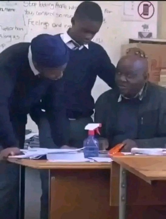 Anthen_blud's tweet photo. When the headteacher is dating your single mother. https://t.co/EFJTwxMYt3