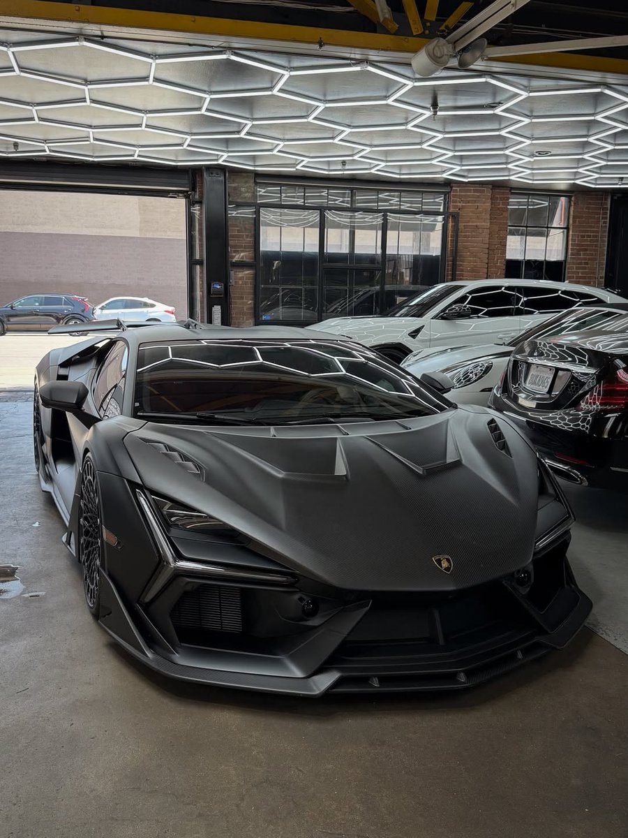 Elite Carsgasm tweet media