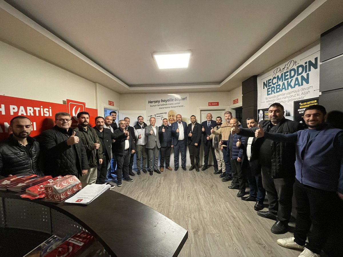YDilovasi's tweet photo. İlçe Başkanımız Av. İsa Coşkun riyasetinde; Genel Merkez Karar Yönetim Kurulu Üyemiz ve Karadeniz Bölge Sorumlumuz Sn. Basri Çayır, Erzincan İl Sorumlumuz Emin Yılmaz, İl Sorumlumuz Erol Gök, Kurucu İlçe Başkanımız Sn. Ercan Oğuz, ��lçe Müfettişimiz Mehmet Özay, https://t.co/9eZKniVrtS