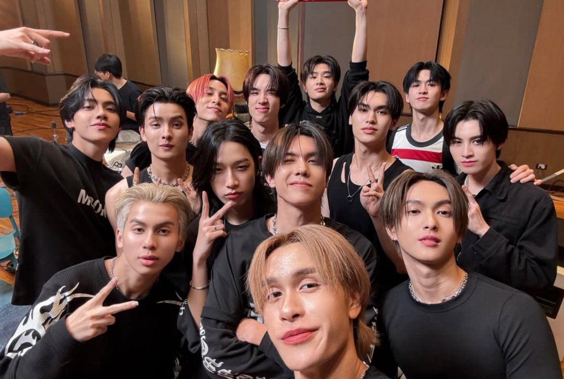 mashidess's tweet image. ขอให้ได้กลับมาทำงานด้วยกันบ่อยๆน้า บัสได๊🫳🏻🫳🏻