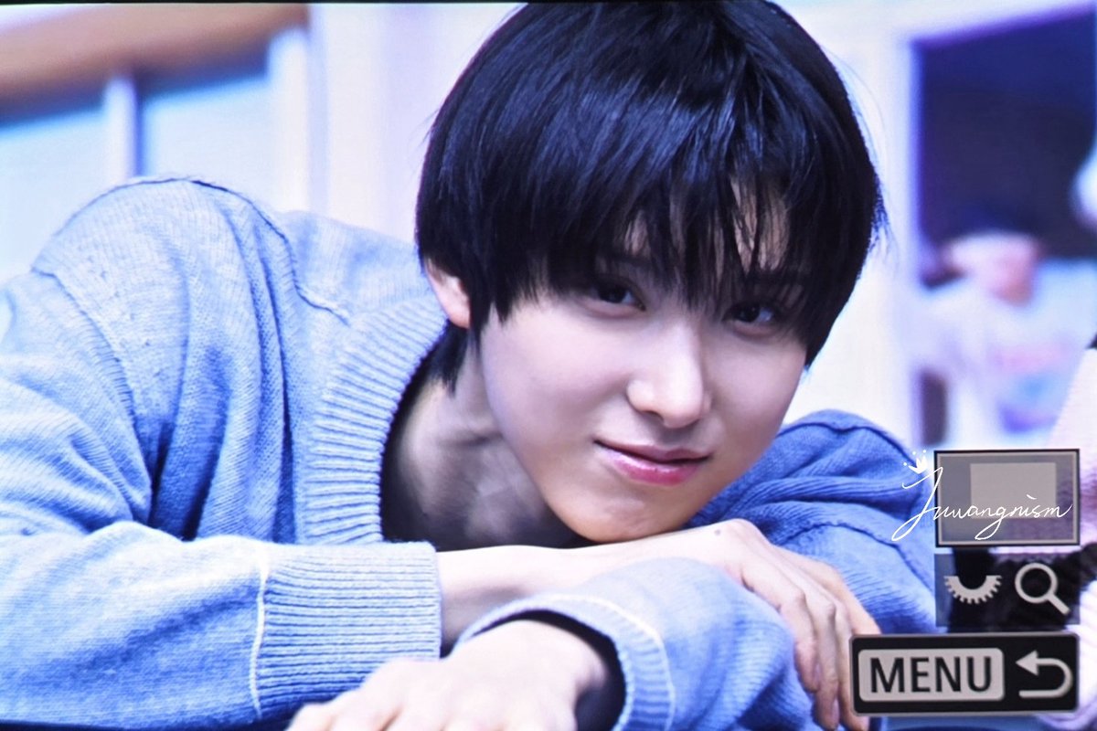 Juwangnism_0502's tweet image. 251227 뮤직플랜트 대면
왜케 사랑스러워... 🥰
#주왕 #Juwang #ジュワン
#킥플립 #KickFlip