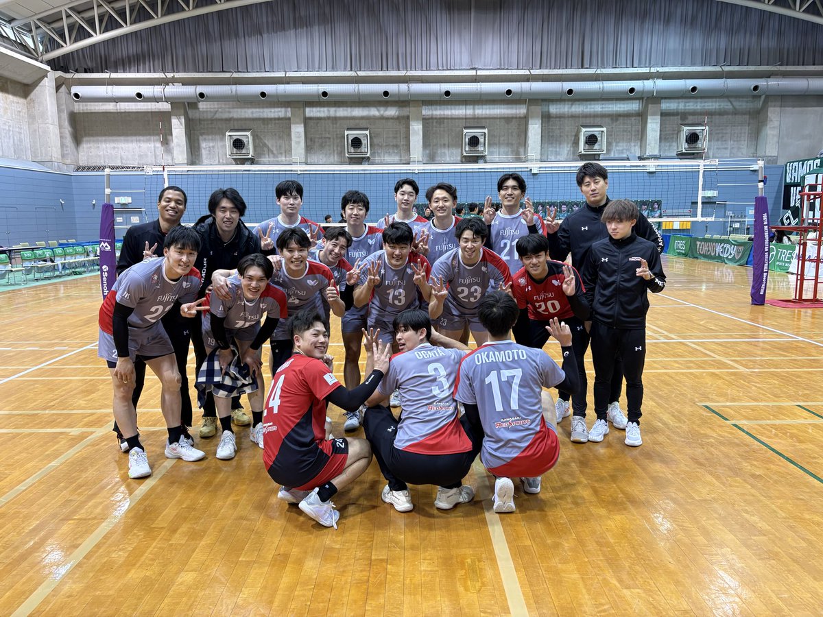 Fujitsu_volley's tweet image. ＜本日（12/27）の試合結果＞
#富士通カワサキレッドスピリッツ
稲城大会
VS 東京V
セットカウント 3-0
WIN🏆

本日もたくさんの応援ありがとうございました！
明日も応援よろしくお願いいたします🔥

#Vリーグ
#とどろきアリーナ1500人プロジェクト