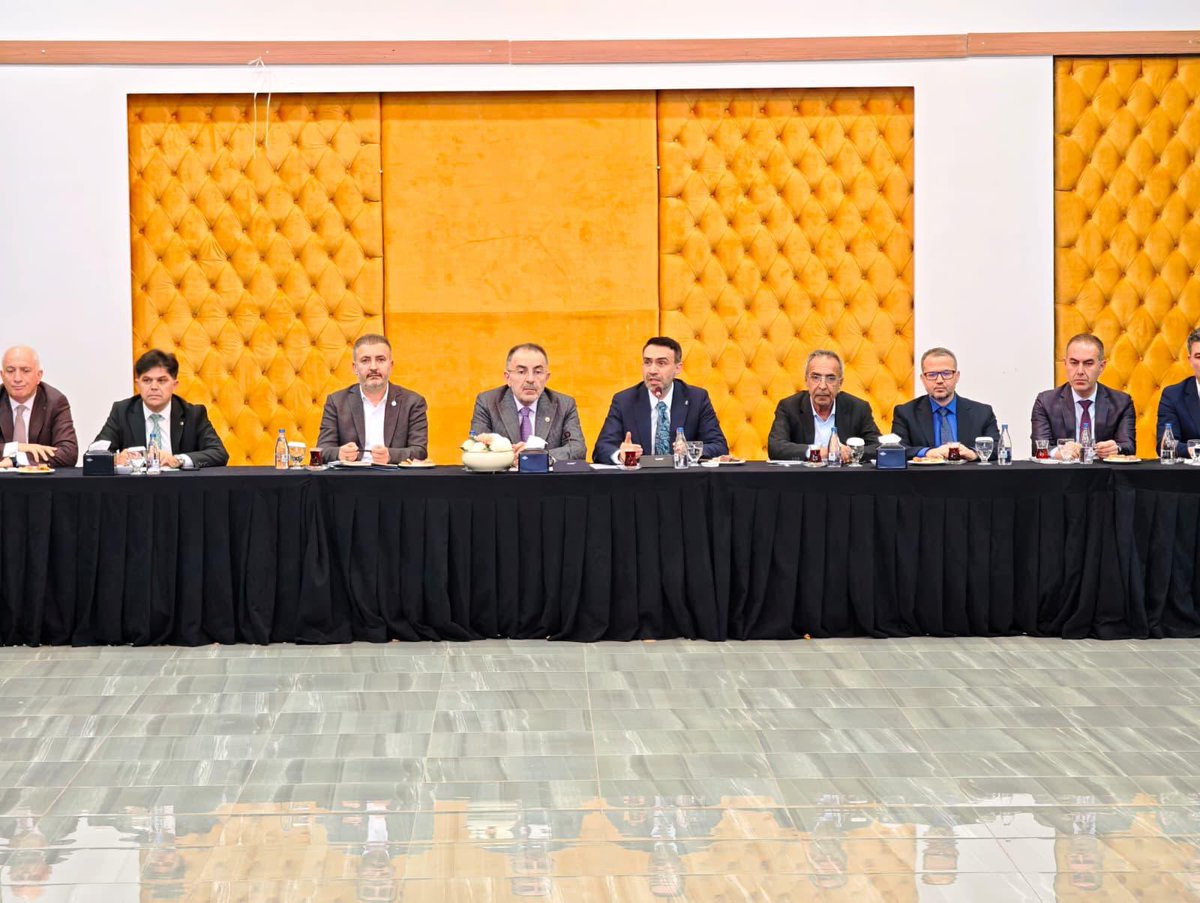 Mersin Eğitime Destek Platformu (EDP) Aralık Ayı İl Koordinasyon Toplantısı, geçmiş dönem Yozgat Milletvekili ve Bakan Yardımcısı Sayın Ertuğrul Soysal’ın gözlemci olarak katılımıyla gerçekleştirildi.

       Toplantımıza; AK Parti Mersin İl Başkanı Sayın Adem Aldemir, Eğitime