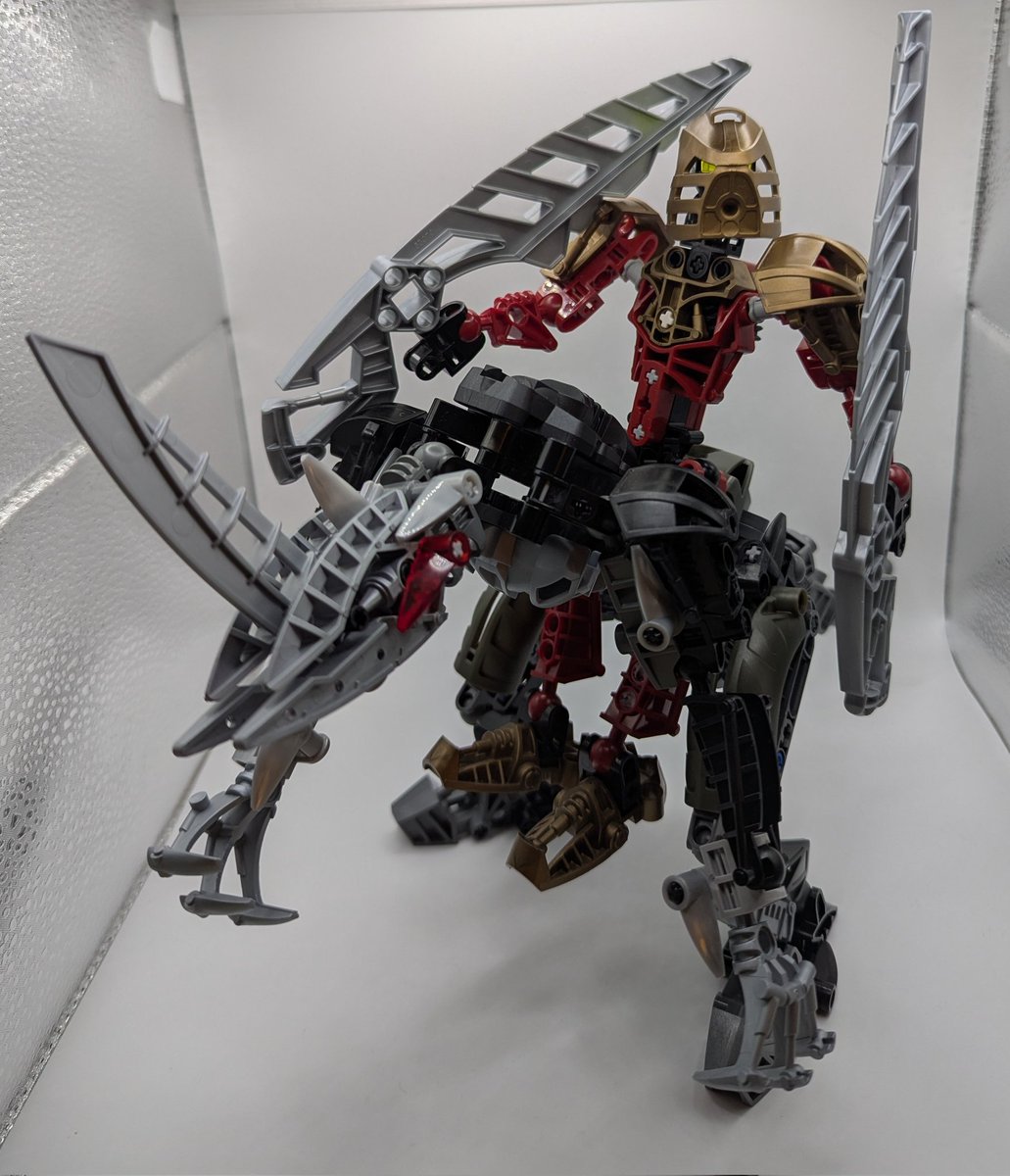 SunnyC247's tweet photo. Christmas gift 2025!
Bionicle Toa Lhikan & Kikanalo set (2004).
#Lego #LegoBionicle #Bionicle #ToaLhikan #Kikanalo #Christmas #Christmas2025 https://t.co/h24s4dwAyt