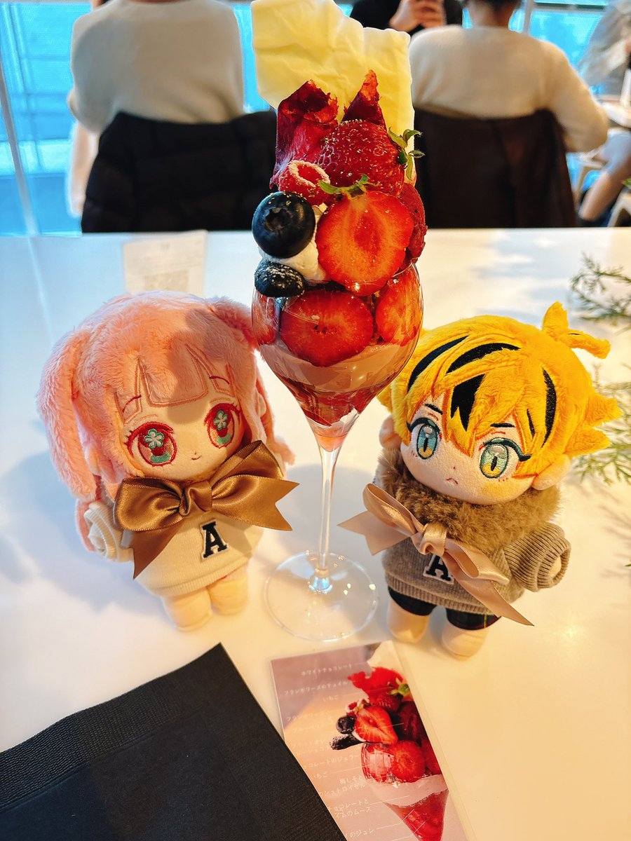 おしゃパフェ食べたよ🍓🍫