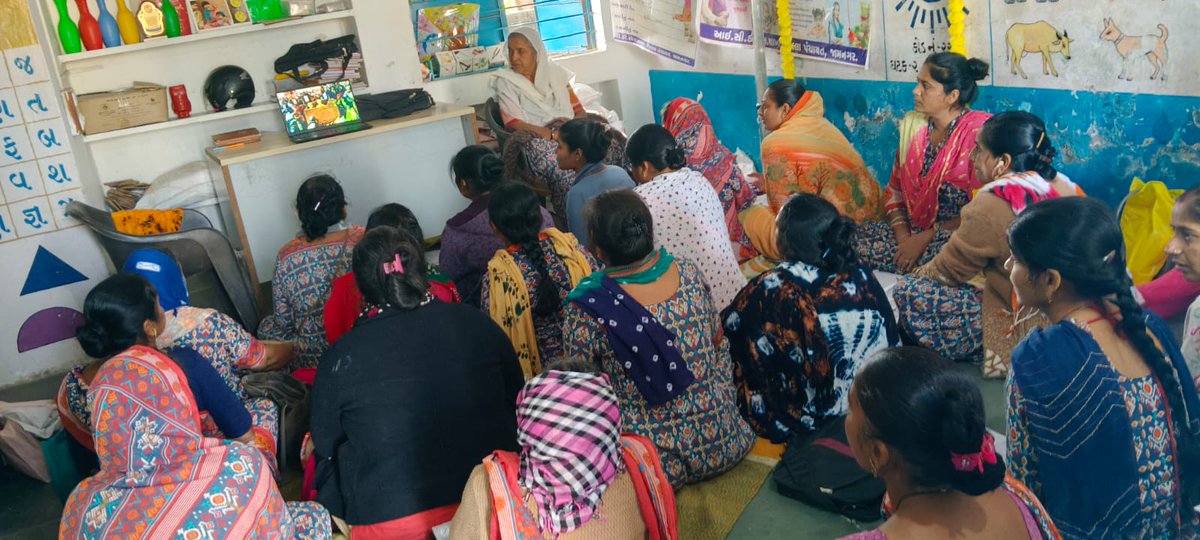 આઈસીડીએસ જિલ્લા પંચાયત જામનગર આંગણવાડી કેન્દ્ર પર વીર બાળ દિવસની ઉજવણી કરવામાં આવેલ થીમ મુજબ આંગણવાડી વર્કર હેલ્પર આઇસીડીએસના સ્ટાફ   કાર્યક્રમ નિહાળેલ.