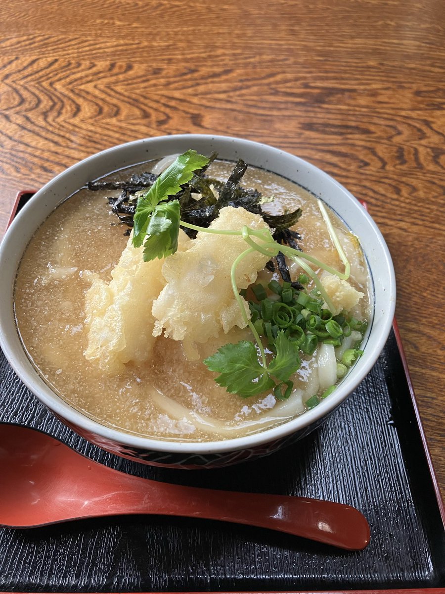 jllmtw's tweet photo. うどんが身に染みる。

#自家製うどんもりた
#みぞれあんかけ餅天うどん
#元気が出るうどん
#幸手 https://t.co/Efr3xnpRGp