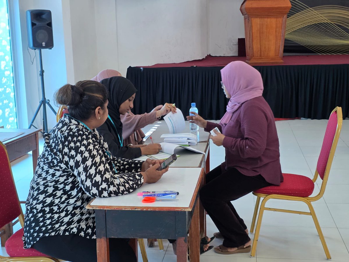 PncSMedia's tweet photo. 📍 އައްޑޫސިޓީ ފެދޫ

People's National Congress - PNC  ޕްރައިމަރީ ވޯޓްލުން ކުރިޔަށް.

#DhiveheengeRaajje 
#LCE2026 
#PNCPrimary  
#AdduFeydhoo https://t.co/0FIGP9iyNR