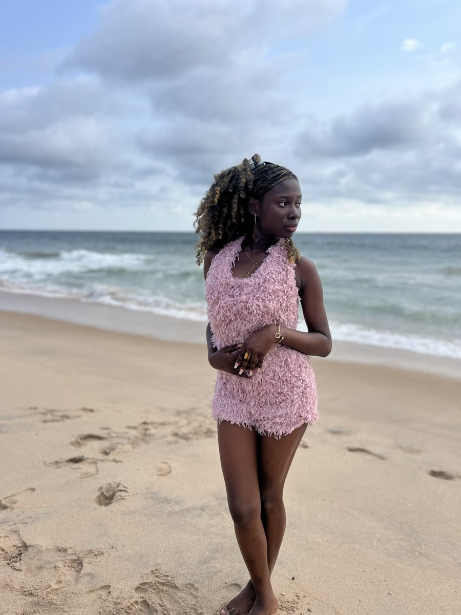 Desewa23's tweet photo. Compliment of the season🎄🎁 

What’s one thing you’re grateful for this year?

#MerryChristmas #Christmas2025 #Gratitude #YearEndReflection #FestiveVibes https://t.co/aUe7t62fHq