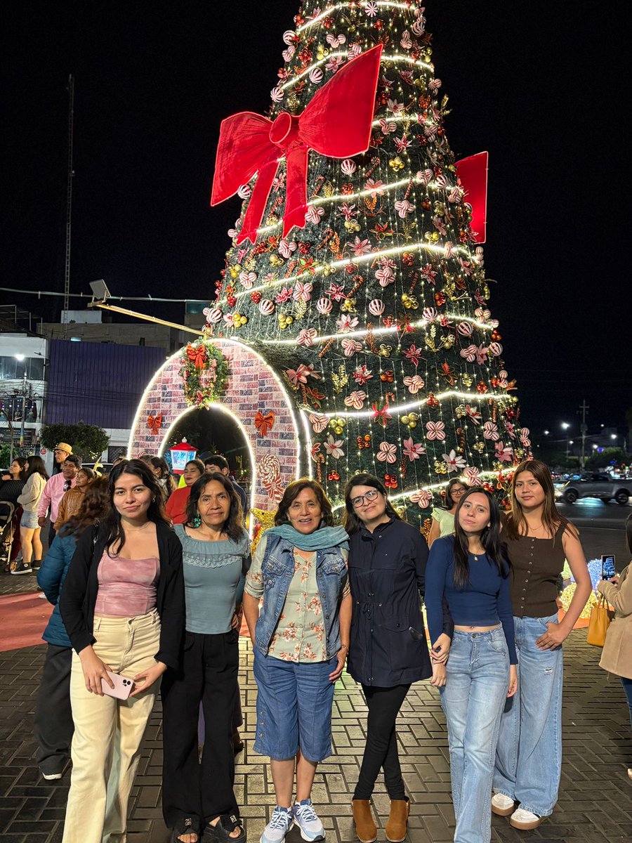 Perfectitud's tweet photo. #Christmas2025 ✨ 
.
.

#family https://t.co/3tboOLDlpg