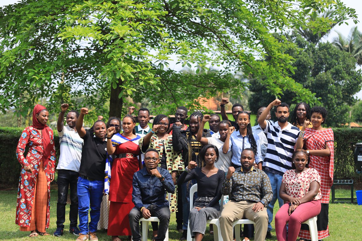 JusticeUg256's tweet image. Our next session at the boot camp was led by @Brightonsir , a lawyer, who equipped activists with critical legal knowledge on how to navigate the risks that come with challenging power. The session focused on understanding your rights and how to respond to arrests, intimidation,