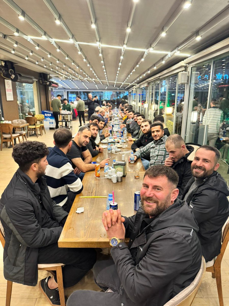 EmaEnerji's tweet photo. Devam eden ve son aşamasına gelen projemiz kapsamında ekip arkadaşlarımızla akşam yemeğinde bir araya geldik.
İleri mühendislik içeren bu projenin detaylarını çok yakında paylaşacağız.
Yatırımlara değer katan mühendislik çözümlerimizle yolumuza devam ediyoruz. https://t.co/eHwSdSNKcT