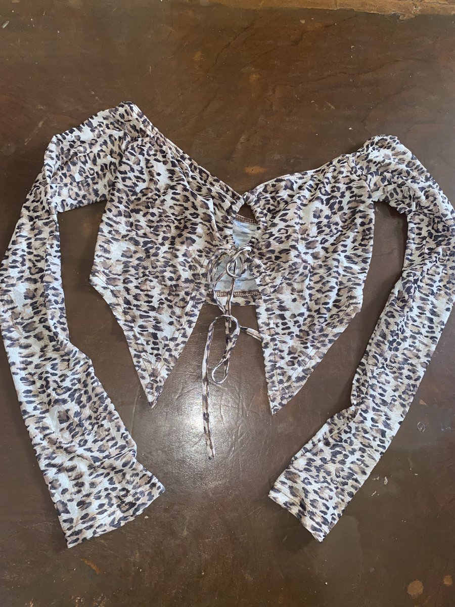 kitk4tzz's tweet photo. wts lfb ! decluttering pre loved
clothes / items 🛍️🛒 https://t.co/PlYj4acE4j