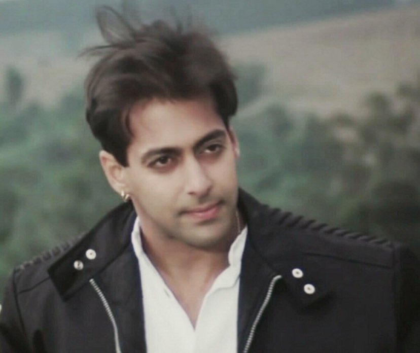 Almost all the box-office records of the 1990s belong to #SalmanKhan𓃵. Undisputed supremacy..

Here is the list -

Highest Grosser of the Decade - Hum Aapke Hain Kaun

Most HGOTY in the 1990s - 4 (Saajan, HAHK, KKHH, HSSH)

Movie with the most Footfalls - Hum Aapke Hain Kaun