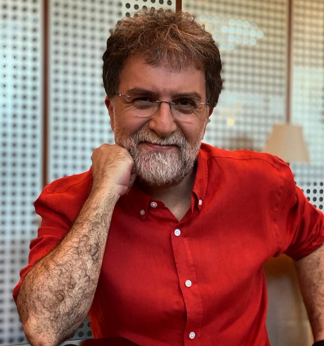 🔴 Ahmet Hakan: “Gazetecileri ‘iktidara yakın, muhalefete yakın’ diye ayırmak doğru değil.

Gazeteci, gazetecidir.”