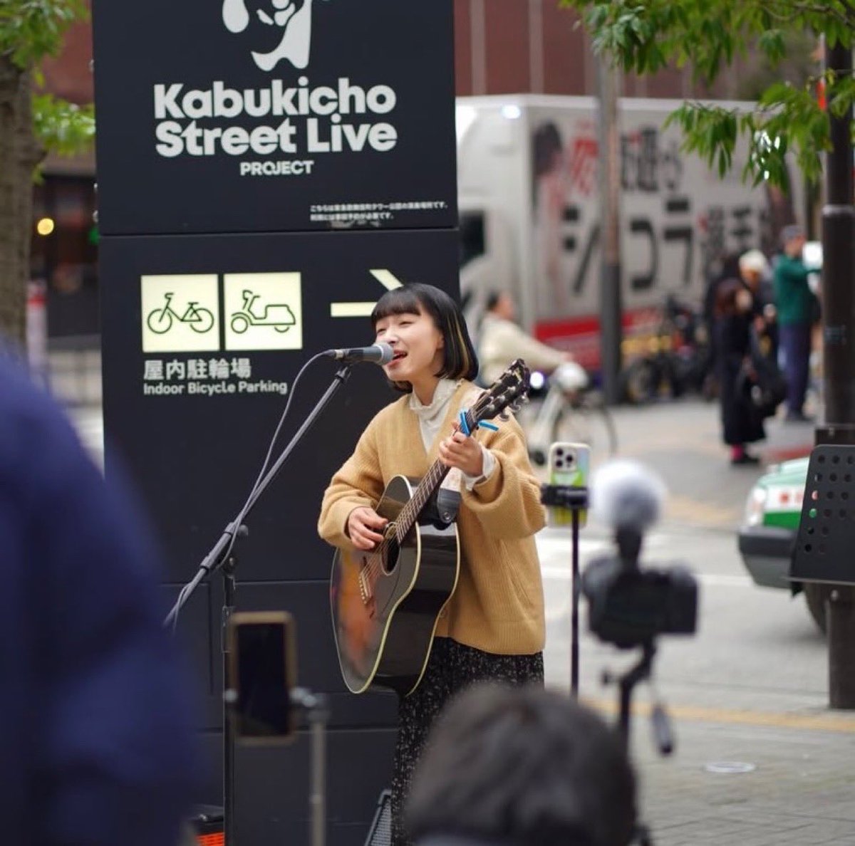 もっちゃんページ もっちゃん。すとりーと』 2025ラスト！歌いました！ 寒い中、沢山の方