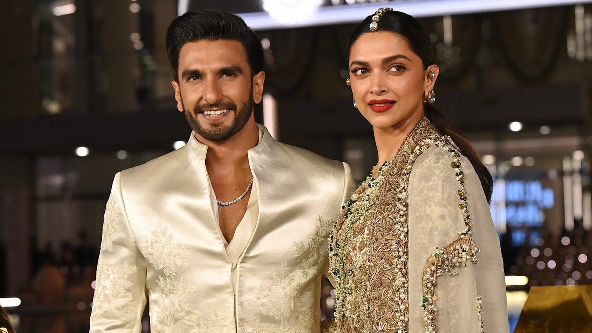 NewsAlgebraIND's tweet photo. SHOCKER 🚨 After attacking Dhurandhar, Dhruv Rathee has now criticizes Deepika Padukone 🤯

He says several Bollywood actors, including Deepika Padukone, have undergone skin lightening treatments to look beautiful 😳

Dhurandhar actor Naveen Kaushik hits back at Dhruv Rathee and said "This YouTuber is getting views because of the film" 🔥