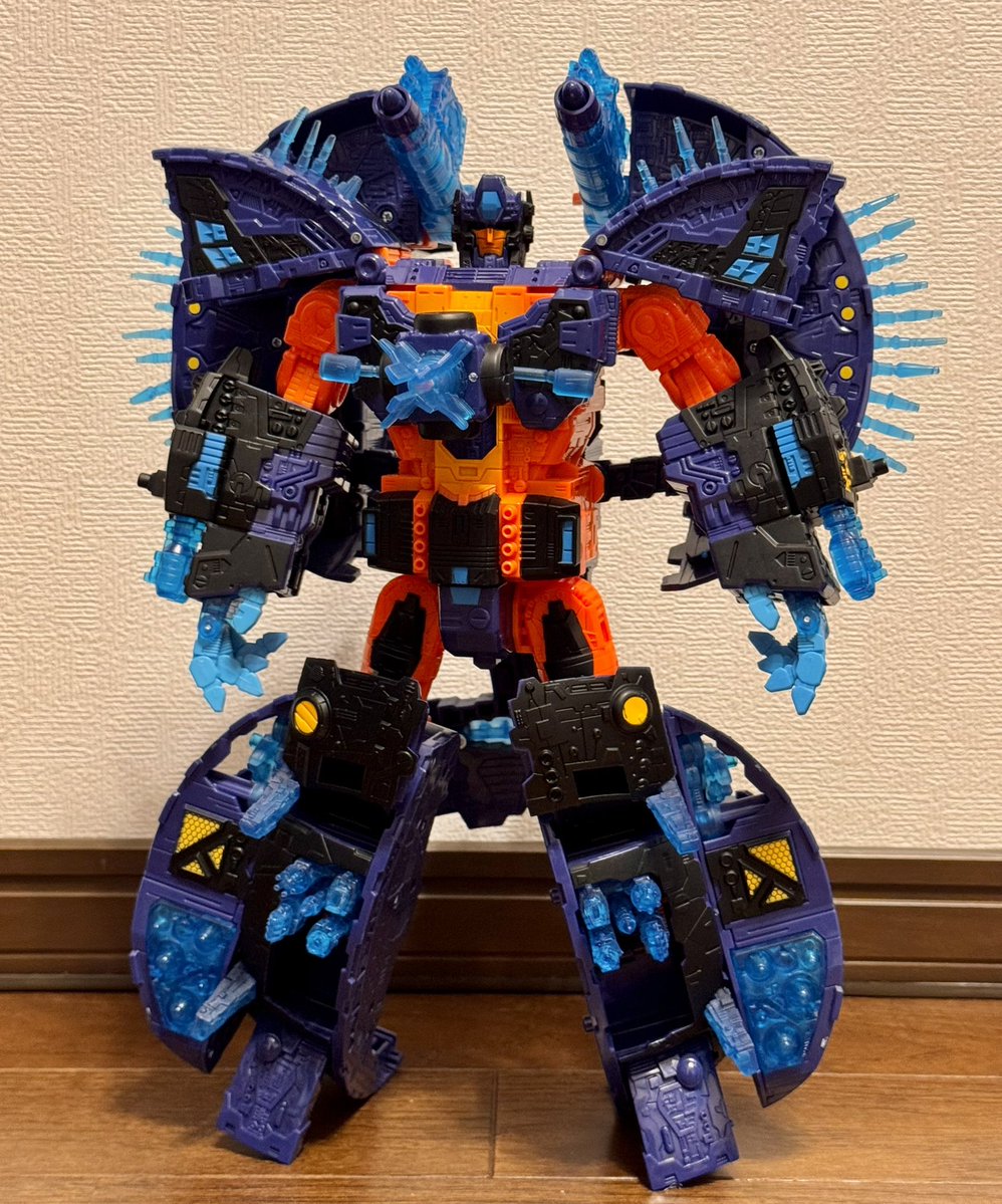 サイバトロン星(トイザらス限定) プライマスのリカラーでとても綺麗な