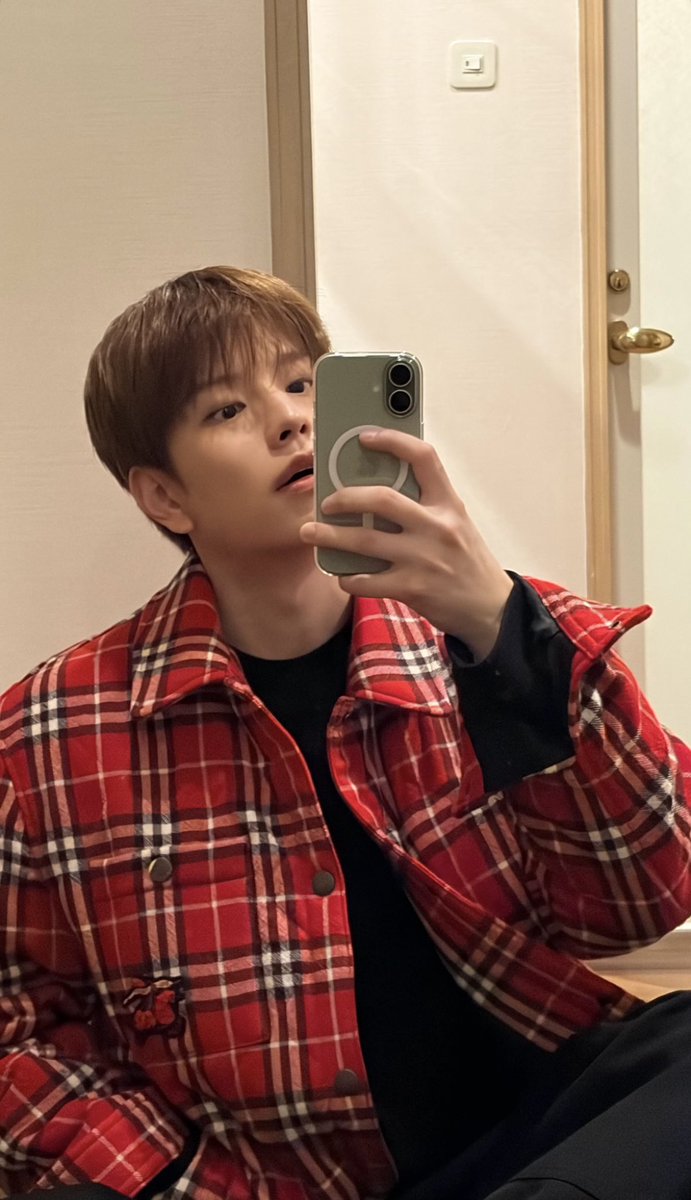 spearhyunnie's tweet image. seungmin instagram story update!